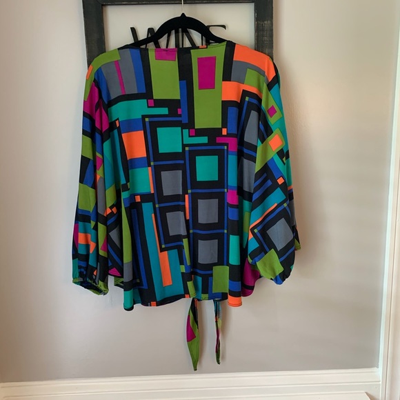 Annalee & Hope Retro Geometric Colorful Block Top - Picture 10 of 11